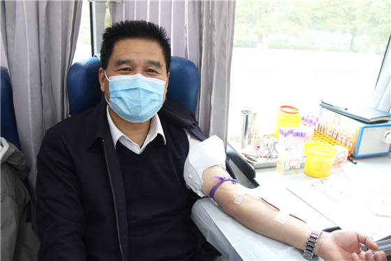 人民警察一心為民，捋袖捐血鐵血柔情——安康市公安局積極開展冬季獻血活動