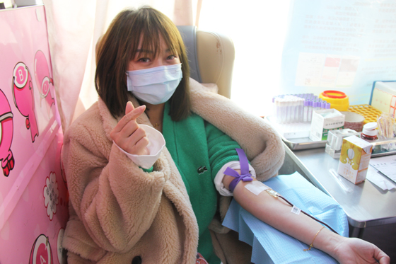 血液是生命的禮物——中國(guó)聯(lián)通安康市分公司、安康大數(shù)據(jù)運(yùn)營(yíng)有限公司聯(lián)合開(kāi)展冬季應(yīng)急獻(xiàn)血活動(dòng)