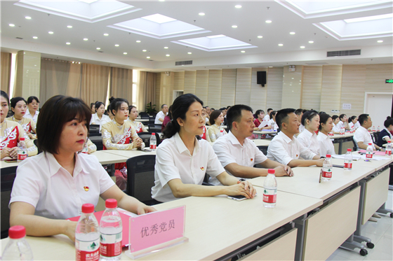 市中心血站舉行慶祝中國共產(chǎn)黨成立100周年表彰大會暨“紅色經(jīng)典誦讀”競賽活動