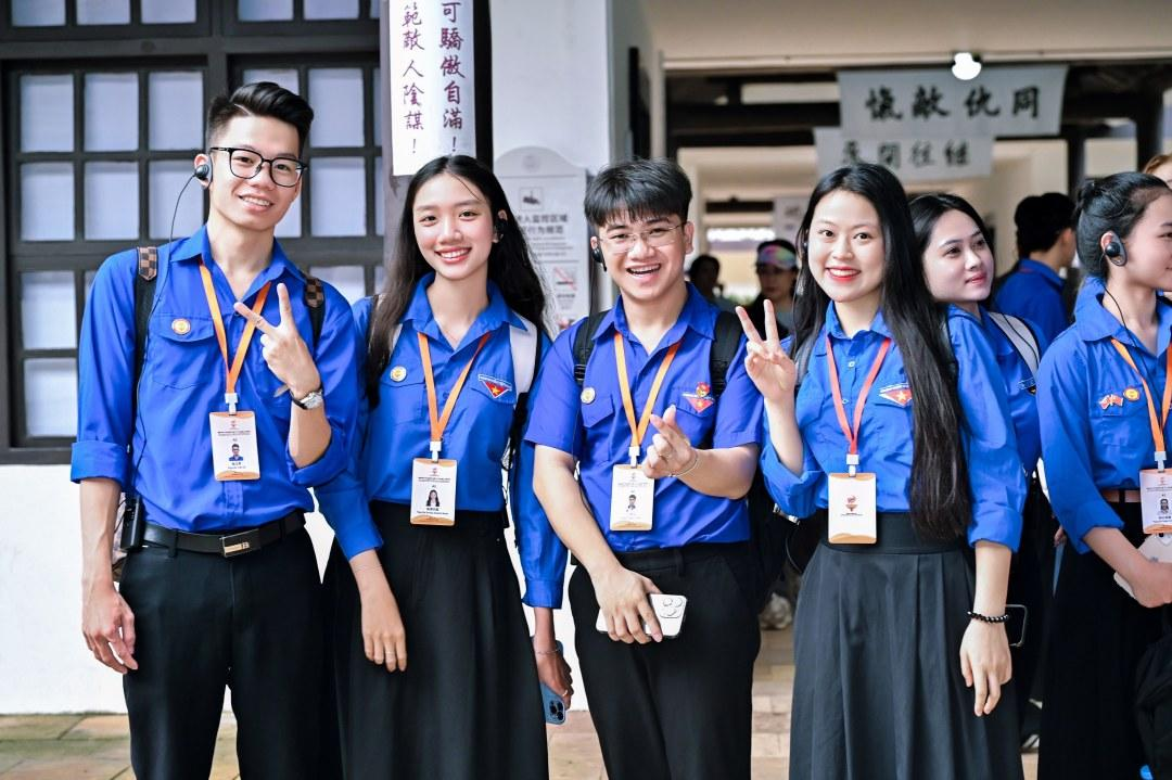 200名來(lái)自越南胡志明共青團(tuán)中央的青少年代表齊聚廣州開(kāi)啟“紅色研學(xué)之旅”。